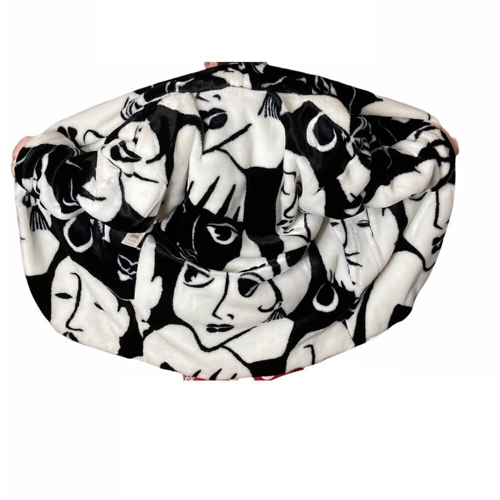 Vtg 80s 90s Regal Plush Collection Faux Fur Black‎ White Faces Abstract Coat NEW - Picture 10 of 10